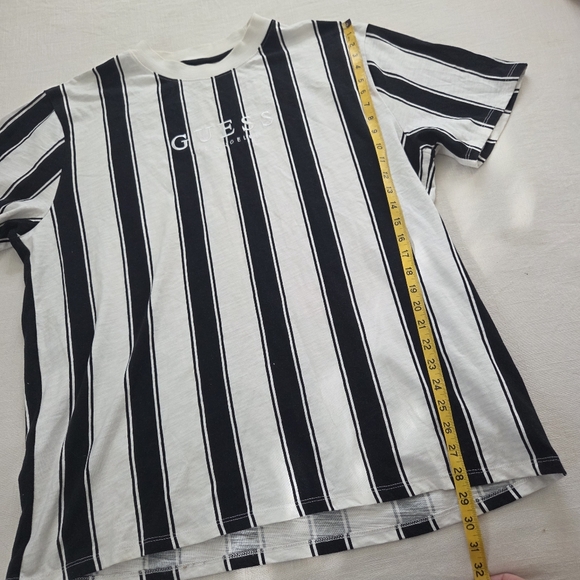 Guess Striped Black and White T-Shirt Vintage 90s Style XL - Picture 5 of 8